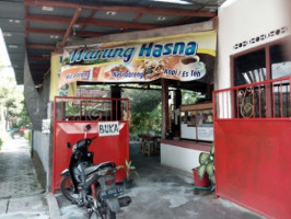 Warung Hasna outside