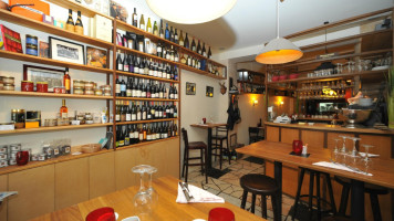 Le Pot de Vins food