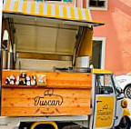 Tuscanstreetfood outside