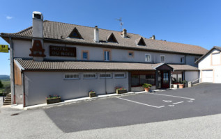 Auberge De Bachasson outside