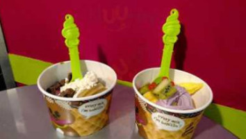 Menchie's Frozen Yogurt food