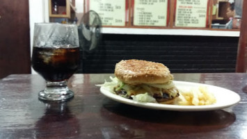 Vaqueros Burguer food