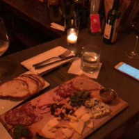 8th Street Wine Cellar food