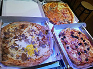 Gusto Pizza Di Dhaou Saief food