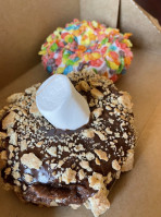 Hurts Donut Company food