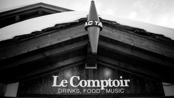 Le Comptoir outside