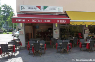 Pizzeria Da Gloria inside