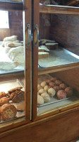 Christians Bakery outside