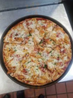 Villa Pizza food