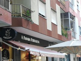 A Padaria Portuguesa Amadora outside