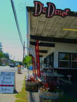 D's Diner outside