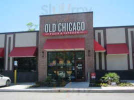 Old Chicago Pizza Taproom outside