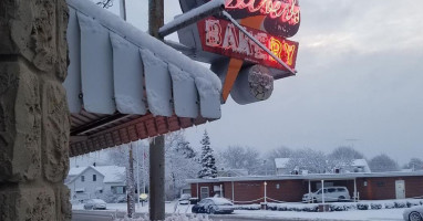 Oliver's Bakery food