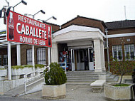 Caballete outside