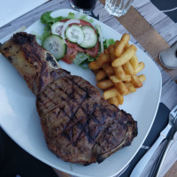 Look Steak Cafe food