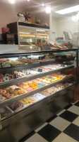 Kellys Bakery food