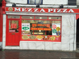 Mezza Pizza food