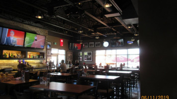 Boston Pizza inside