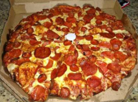 Round Table Pizza food