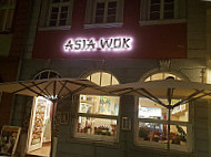 Asia Wok outside