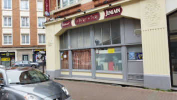 Le Bistrot du Tigre outside