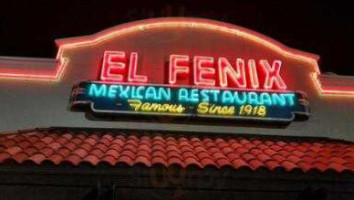 El Fenix food