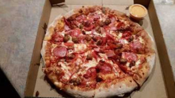 Toppers Pizza food