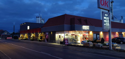 Spjald Superkiosk Udenfor