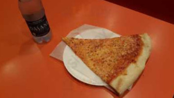 Sam's Pizza food