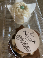 Gold Mine Cupcakes food