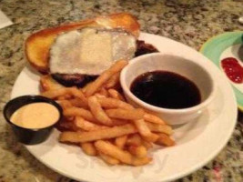 Brion's Grille food