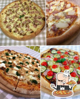 Pizzeria Bazylia food