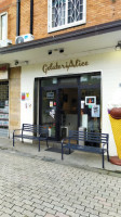 Lo Zoo Gelateria outside