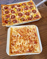 Ledo Pizza food