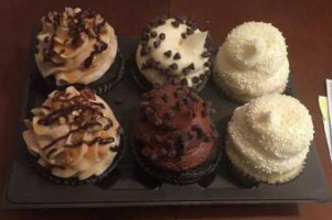 Gigi's Cupcakes Of Cary food