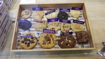 Insomnia Cookies food