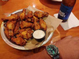 Hooters food