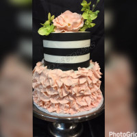 Unique Treets Cheesecakes Custom Cakes food