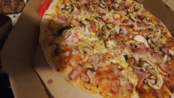 Domino's Pizza food