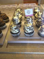 Gigi's Cupcakes food