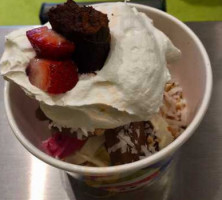 Menchie's Frozen Yogurt food