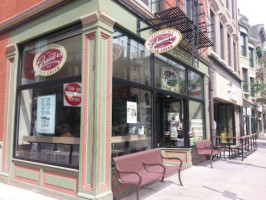 Graeter's Ice Cream outside