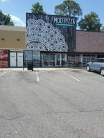 Mod Pizza outside