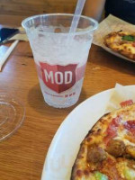 Mod Pizza food