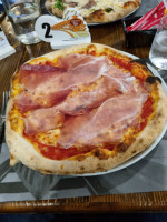 Pizzeria Fuori Binario food