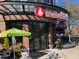 Menchie's Frozen Yogurt outside