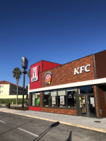 Kfc Ralis Portela outside