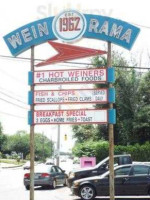 Wein-O-Rama outside