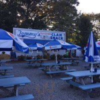 Tommy's Clam Shack inside