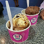 Baskin Robbins food